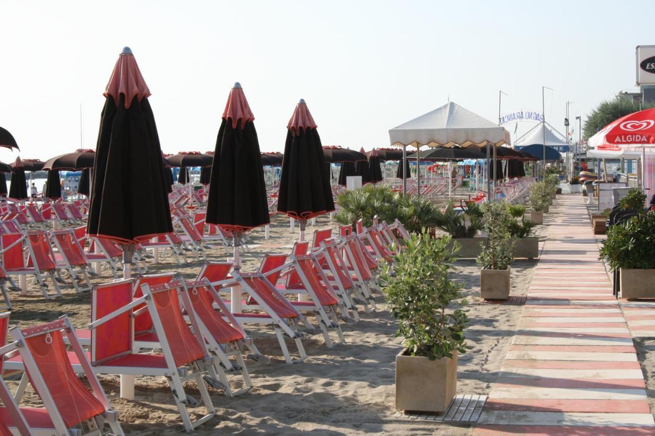 Hotel Concorde Bellaria-Igea Marina Esterno foto