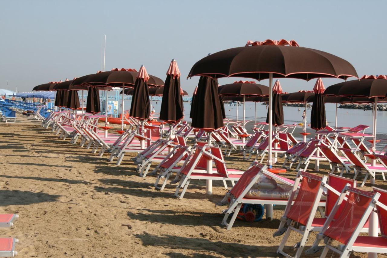 Hotel Concorde Bellaria-Igea Marina Esterno foto